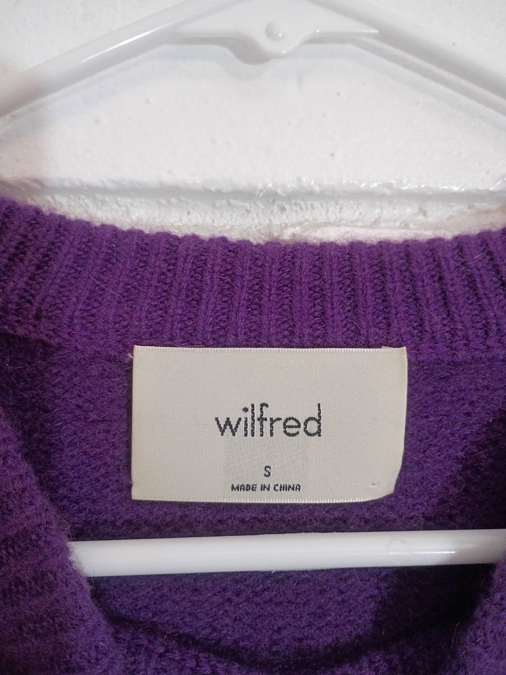 Wilfred Cashmere Size S Purple Women's Crewneck Sweater Amazingly Soft Feel Cozy - Picture 2 of 7